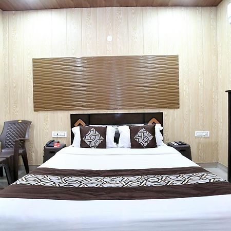 Oyo 8105 Royale Guest House Ludhiana Eksteriør bilde