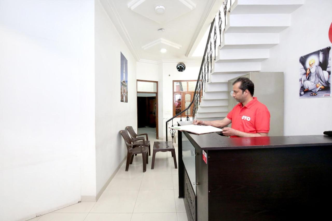 Oyo 8105 Royale Guest House Ludhiana Eksteriør bilde