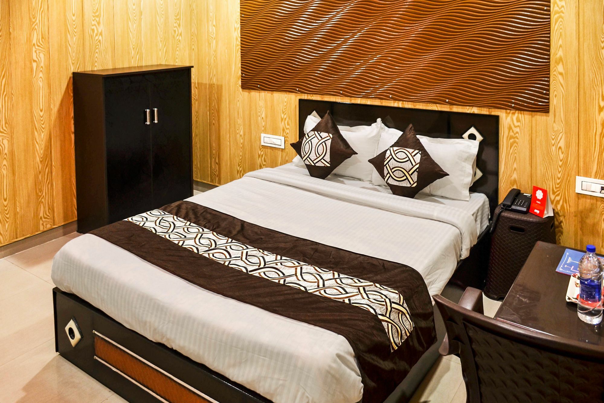 Oyo 8105 Royale Guest House Ludhiana Eksteriør bilde